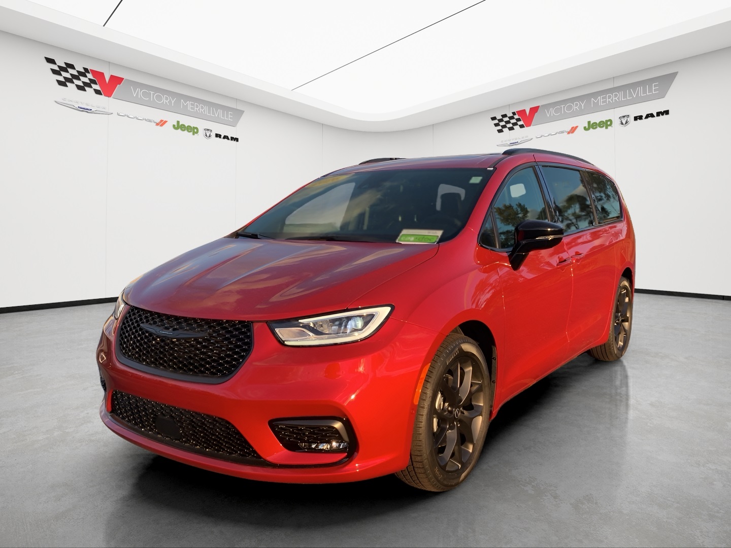 2026 Chrysler Pacifica Select's photo