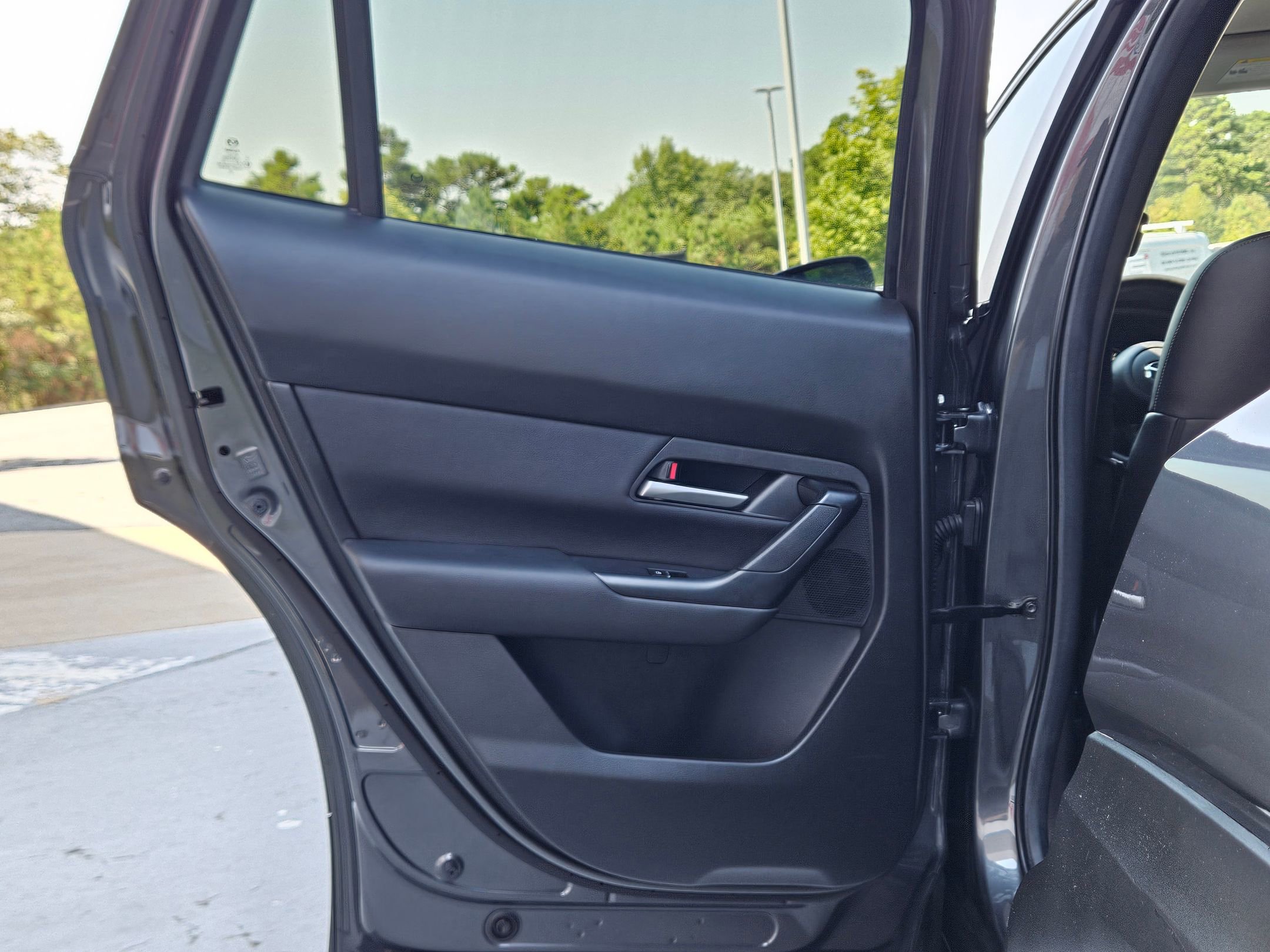 2024 Mazda CX-50 2.5 S Preferred photo 18
