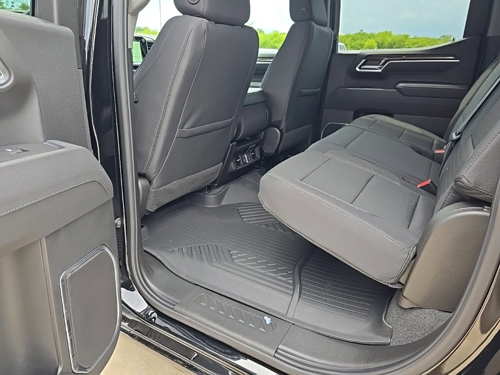 2026 Chevrolet Silverado 1500 RST photo 17