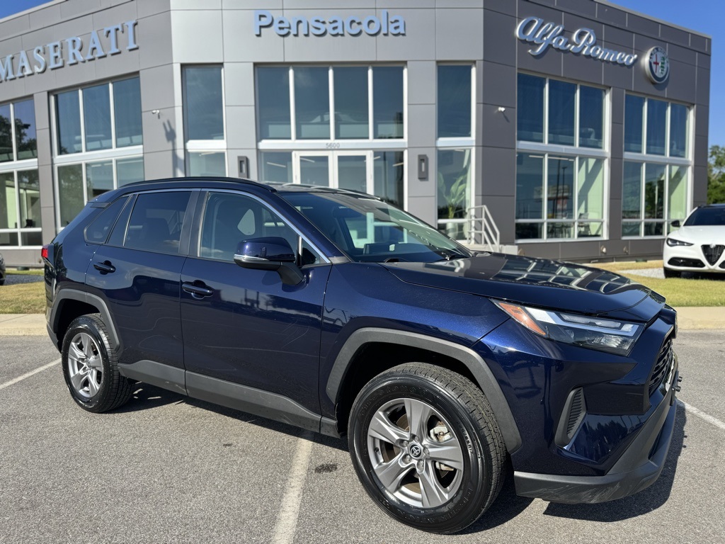 2024 Toyota RAV4 XLE photo 2