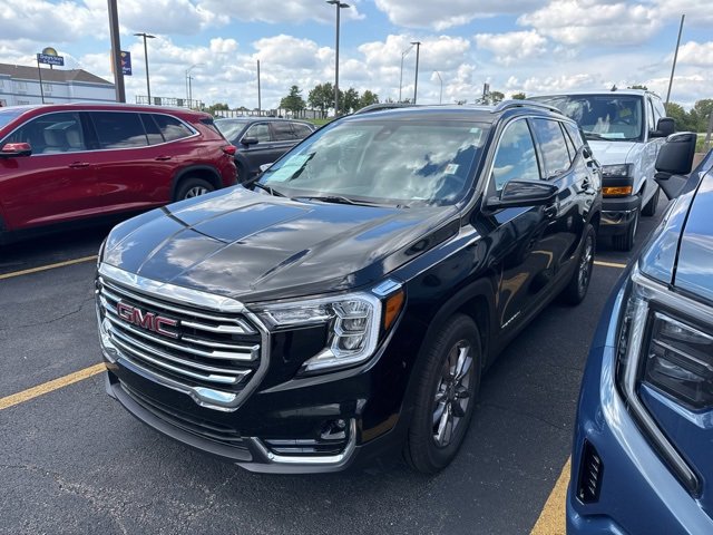 2024 Gmc Terrain SLT photo 2
