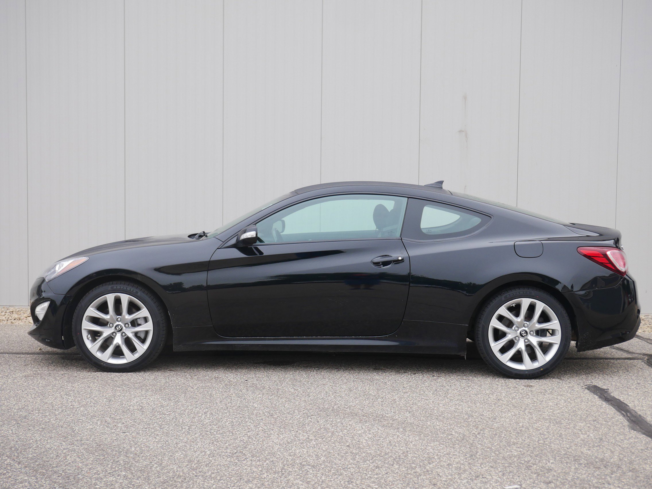 Used 2015 Hyundai Genesis Coupe Base with VIN KMHHU6KJ1FU122220 for sale in Hastings, Minnesota