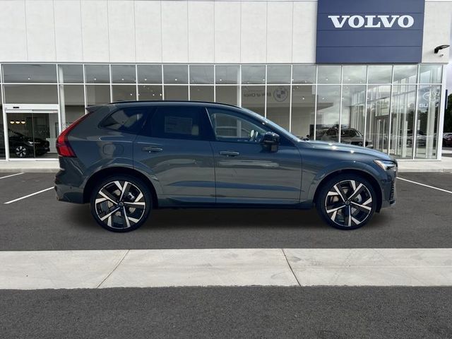 2026 Volvo XC60 Hybrid T8 photo 8