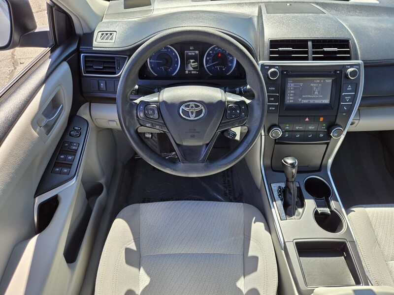 2017 Toyota Camry LE photo 6