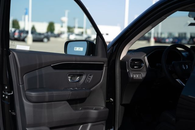 2025 Honda Pilot Touring photo 21