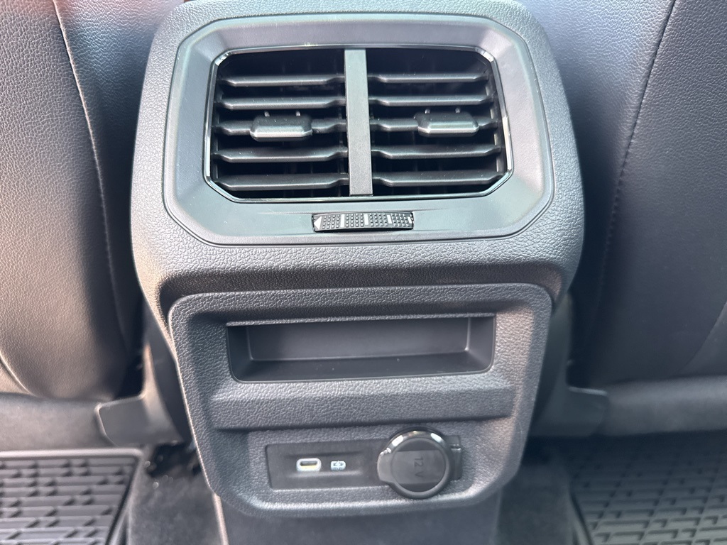 2024 Volkswagen Tiguan SE R-Line Black photo 15