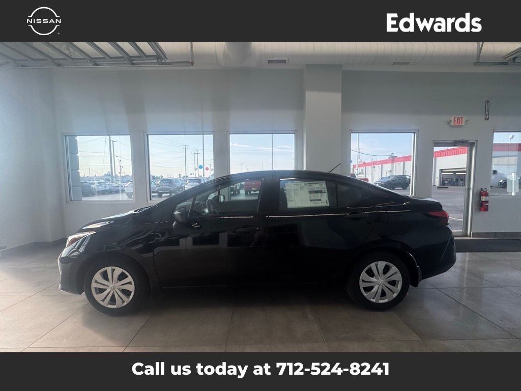 2025 Nissan Versa S photo 3