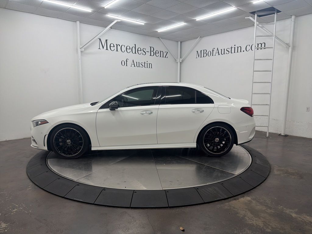 2022 Mercedes Benz A 220 photo 4