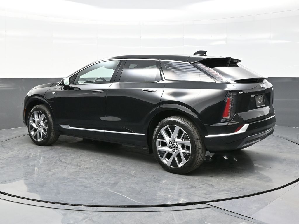 2025 Cadillac Optiq Luxury photo 3