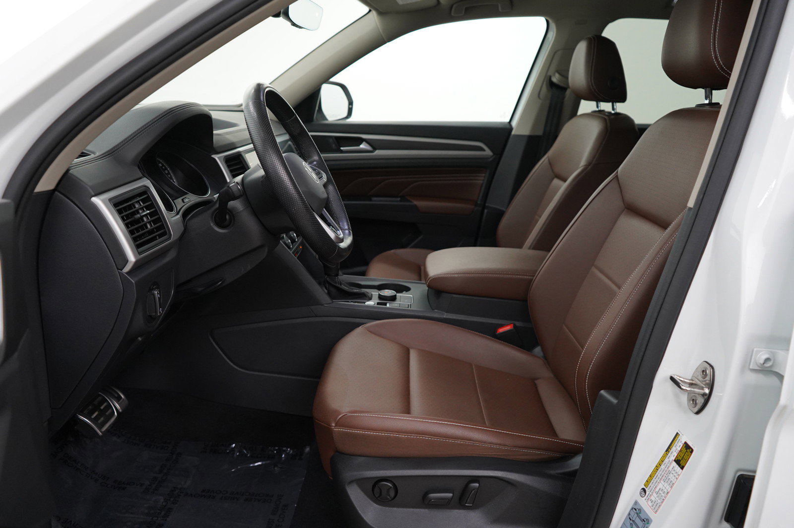 2021 Volkswagen Atlas SE Technology R-Line photo 17
