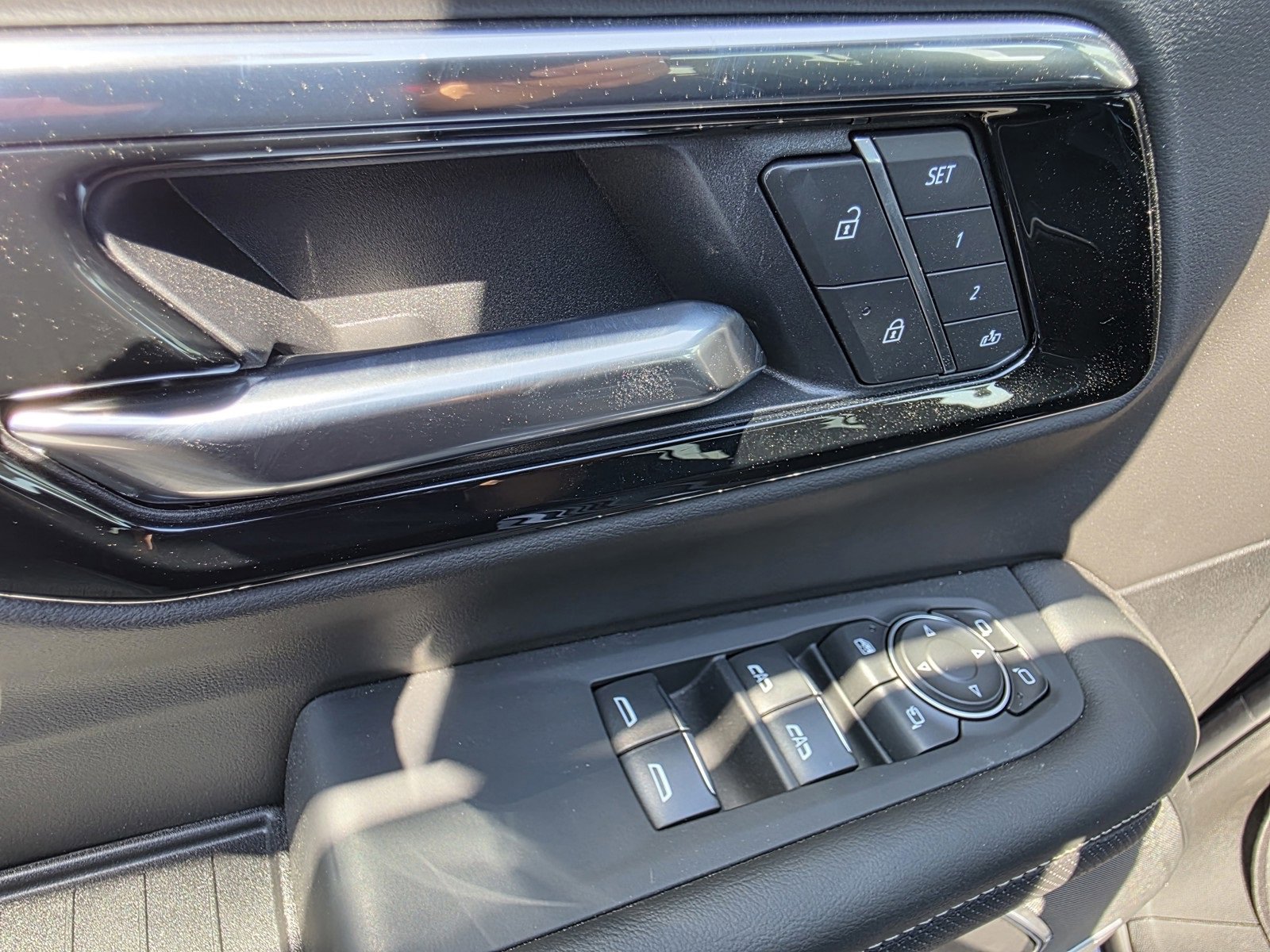 2025 Chevrolet Suburban Premier photo 22
