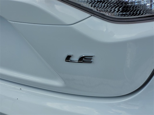 2024 Toyota Corolla LE photo 5