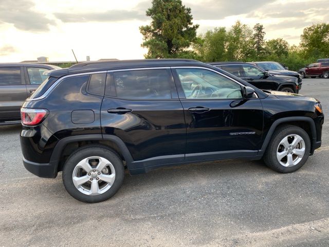 2018 Jeep Compass Latitude photo 3