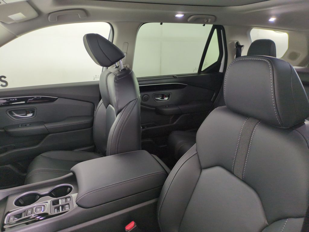 2025 Honda Pilot Touring photo 9