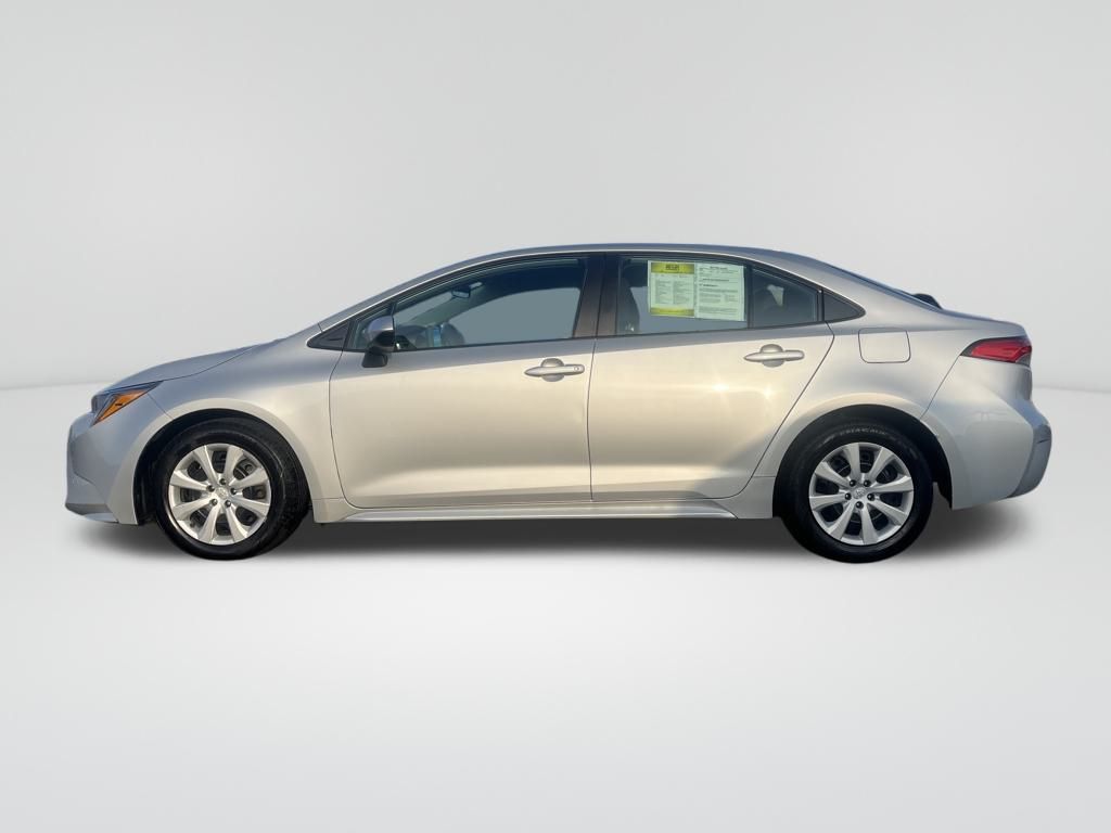 2024 Toyota Corolla LE photo 2