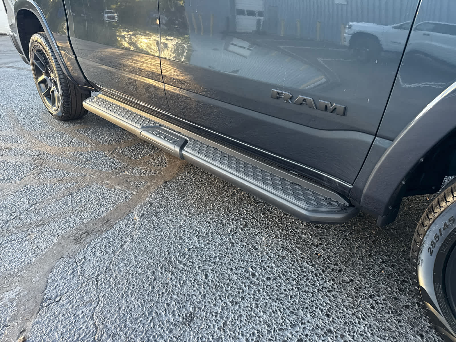 2026 Ram 1500 Laramie photo 27