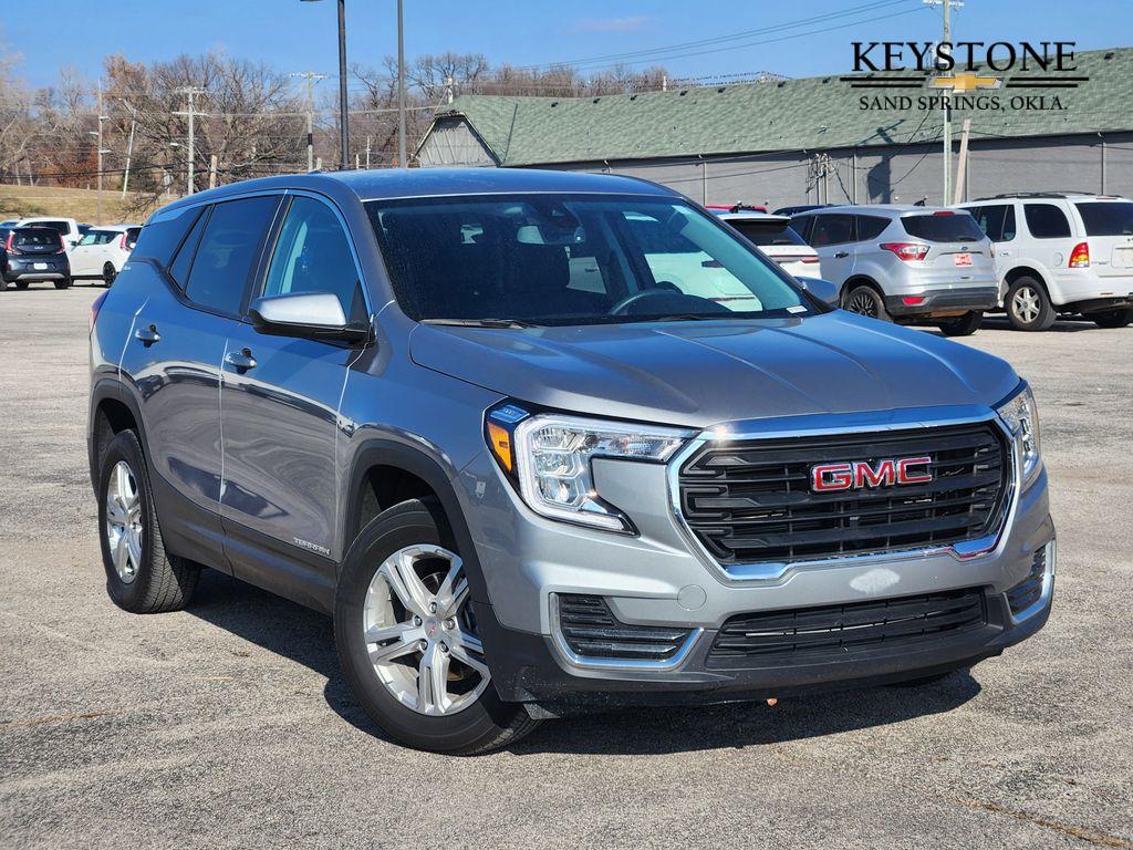 2024 GMC Terrain SLE's photo