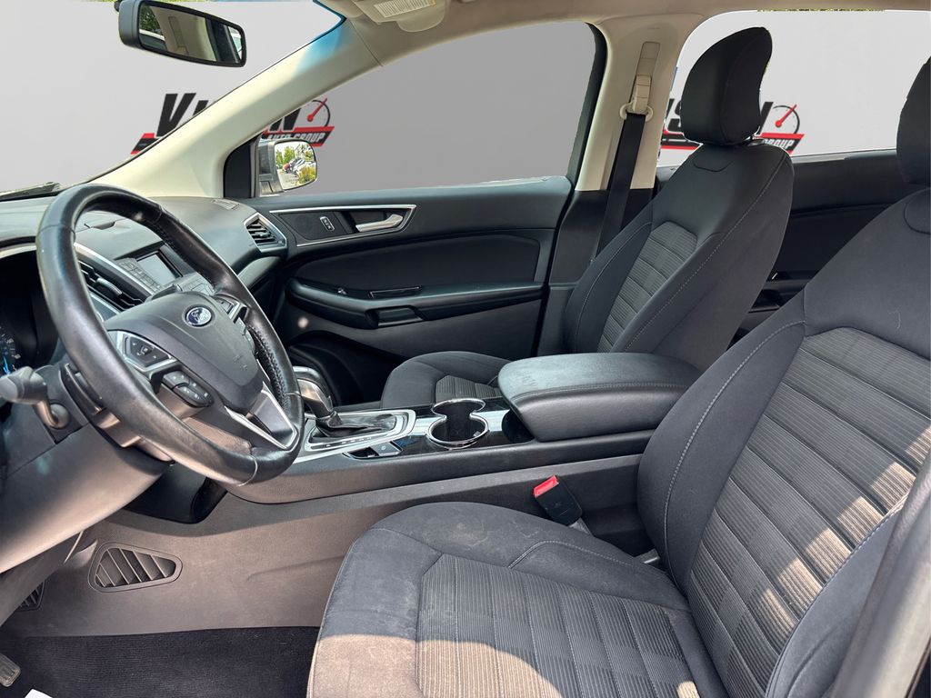 2015 Ford Edge SEL photo 9
