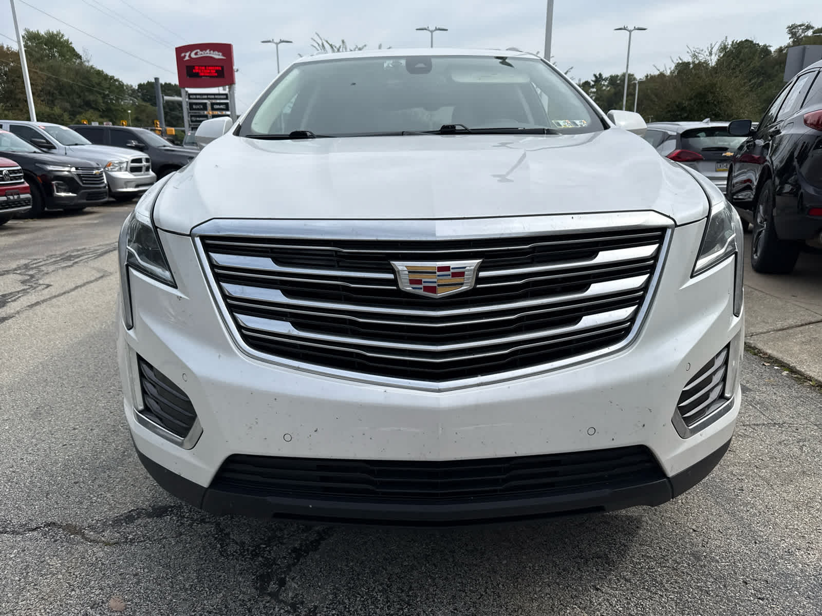 2017 Cadillac XT5 Premium Luxury photo 2