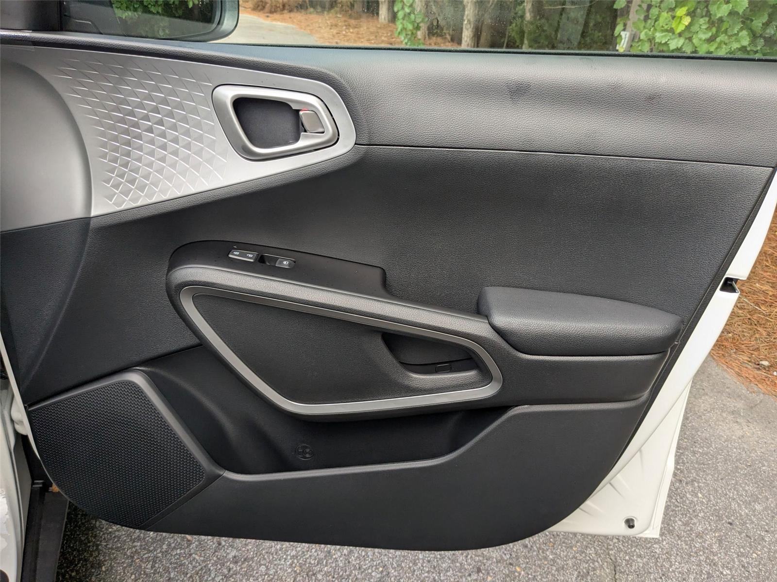 2025 Kia Soul LX photo 27