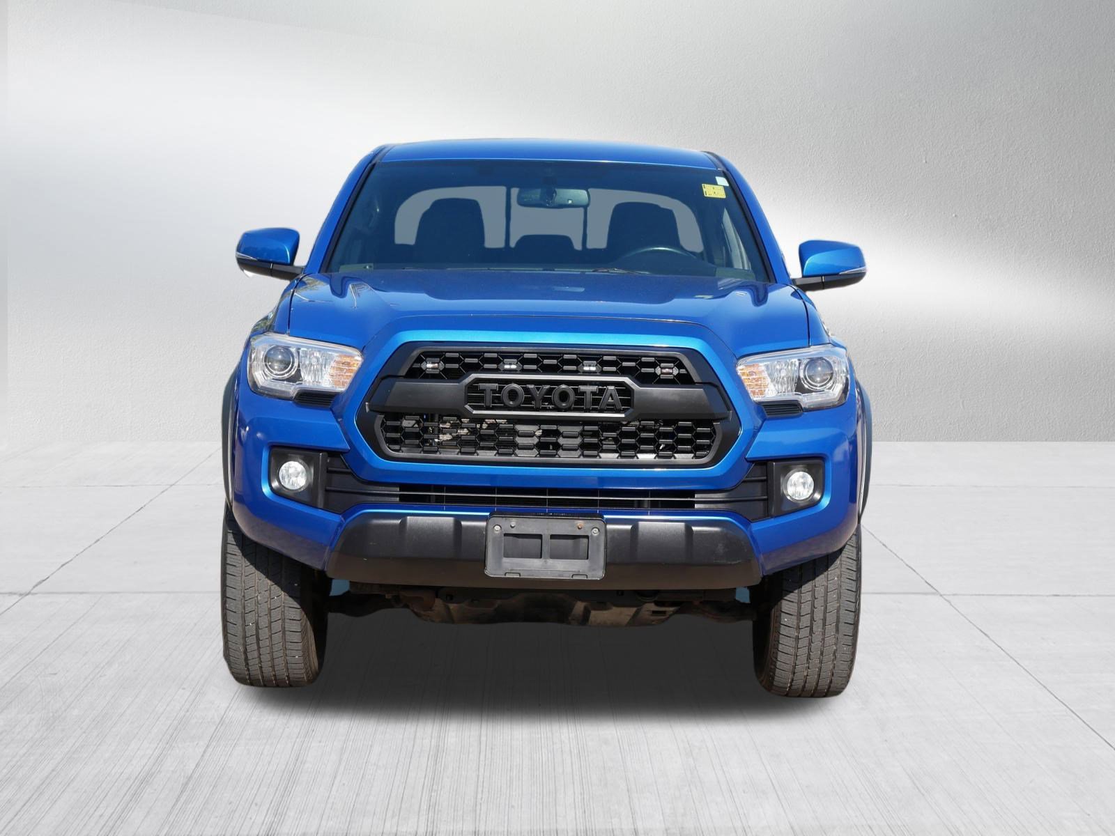 2017 Toyota Tacoma TRD 4x4 photo 2