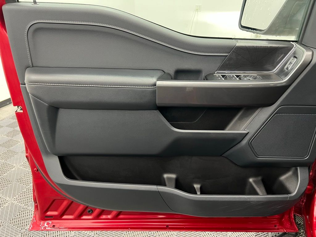 2022 Ford F-150 XLT photo 18