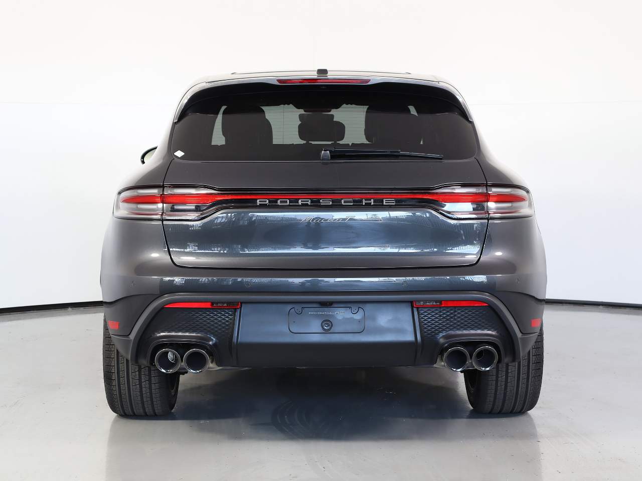 2025 Porsche Macan T photo 3