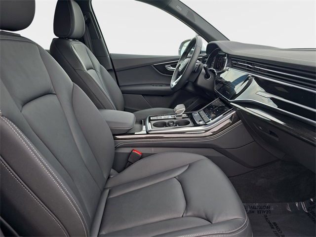 2025 Audi Q7 55 Premium Plus photo 10