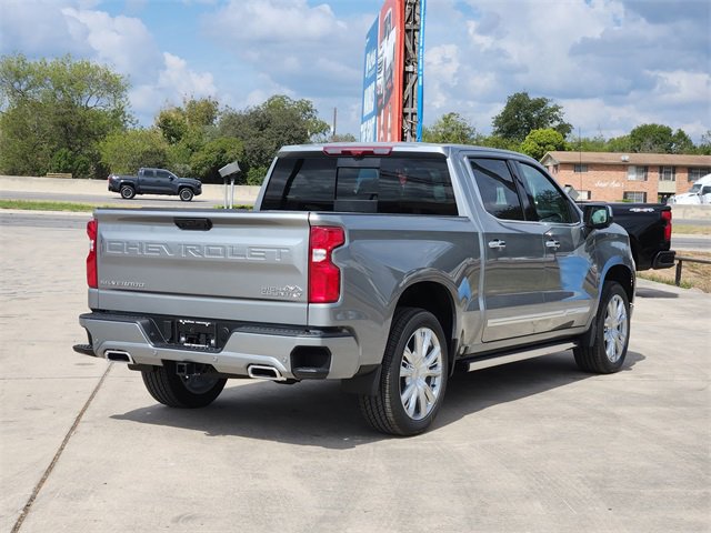 2026 Chevrolet Silverado 1500 High Country photo 4