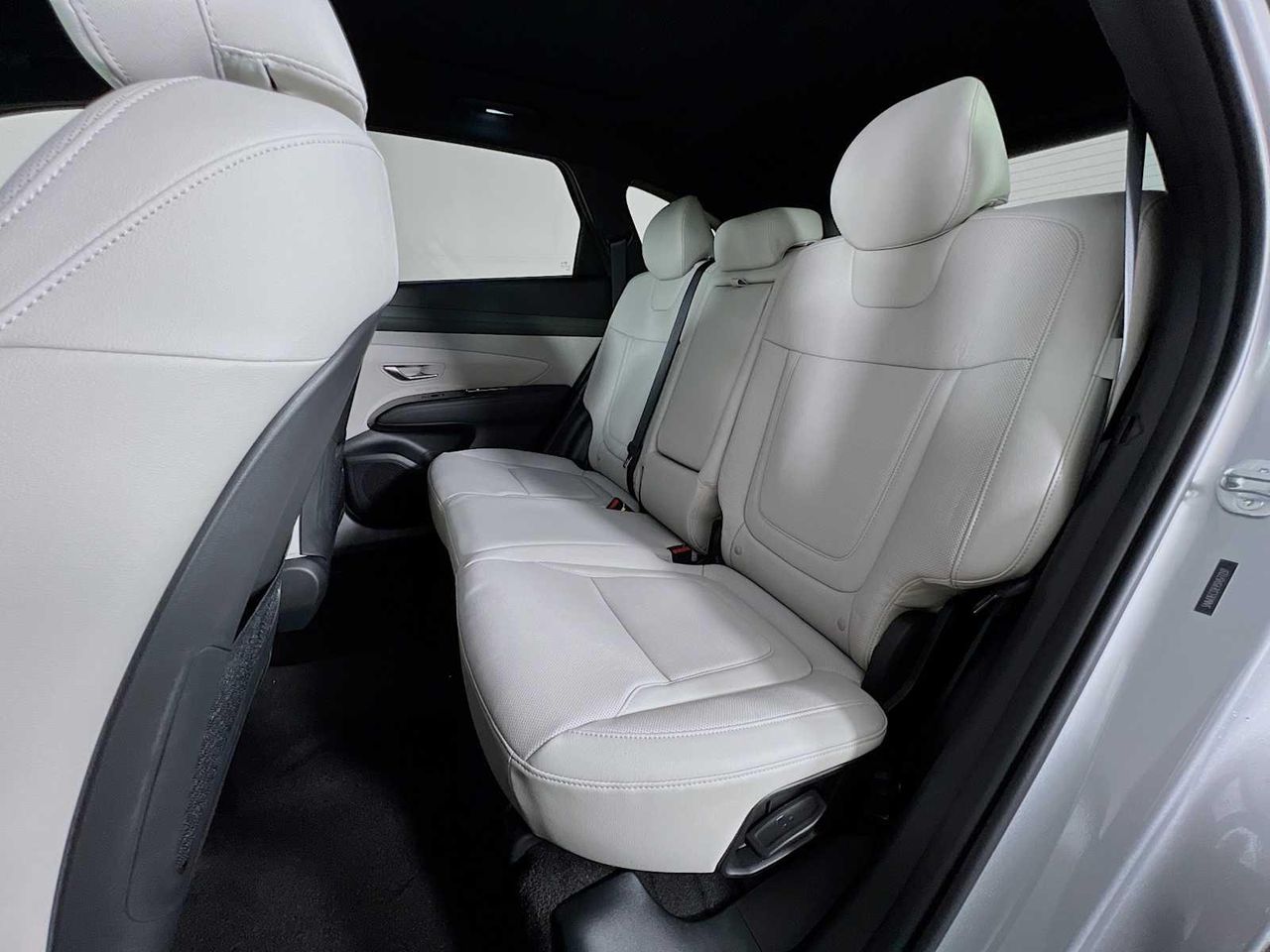 2025 Hyundai Tucson Limited photo 2