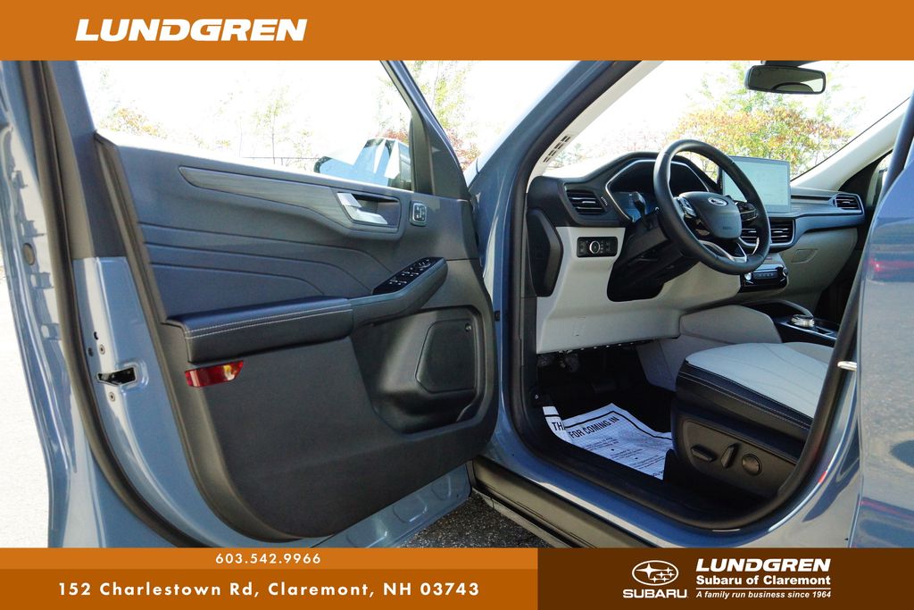 2025 Ford Escape Hybrid Platinum photo 25