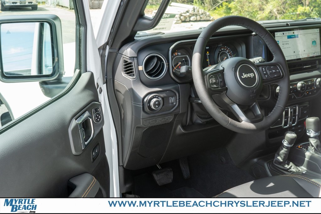 2025 Jeep Gladiator Sport photo 13