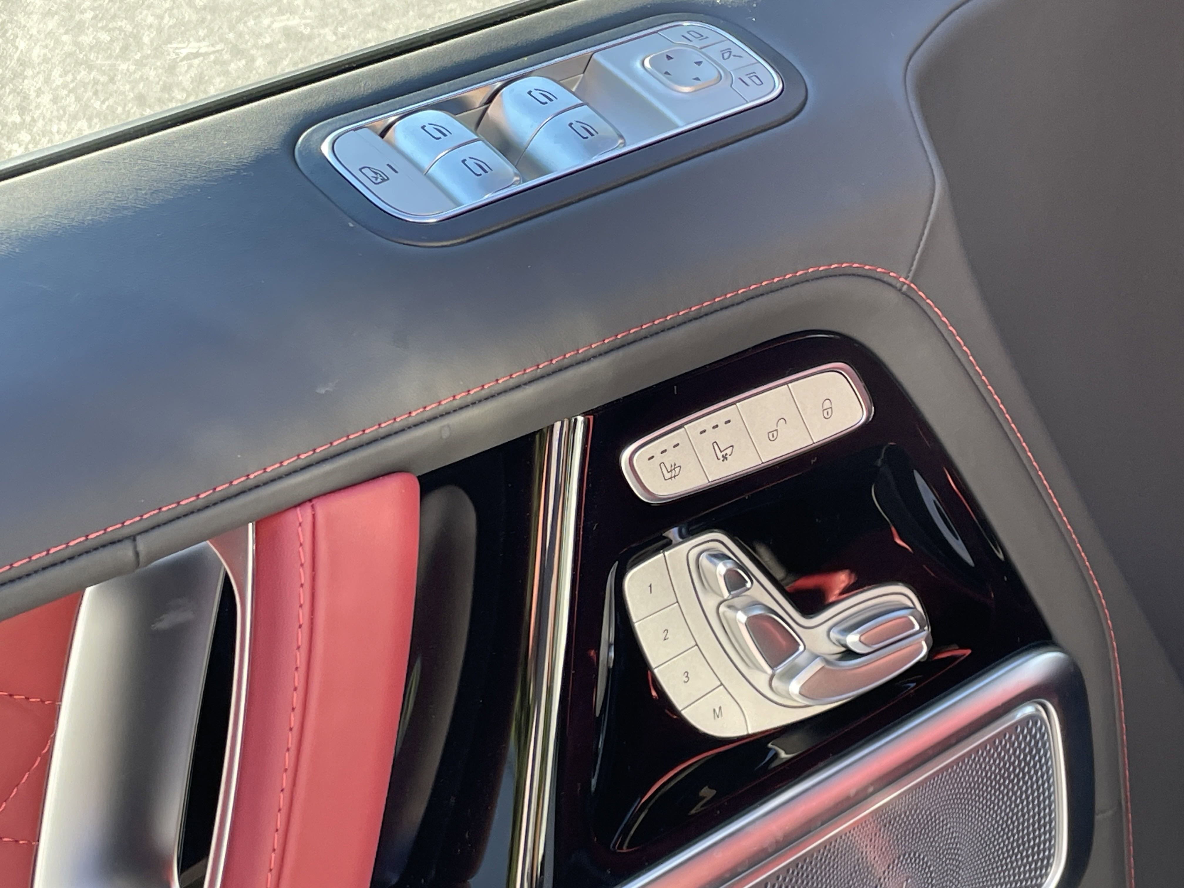 2025 Mercedes Benz G AMG 63 photo 6