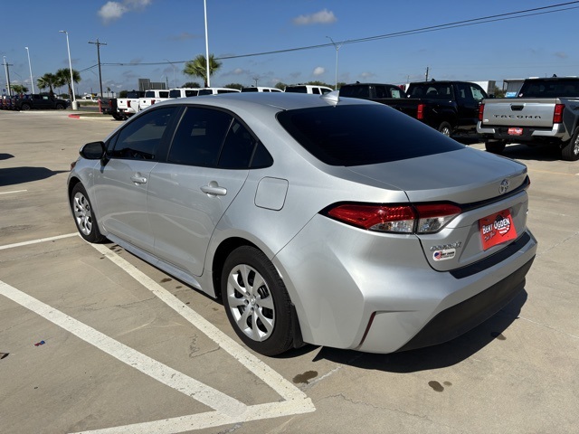 2025 Toyota Corolla LE photo 4