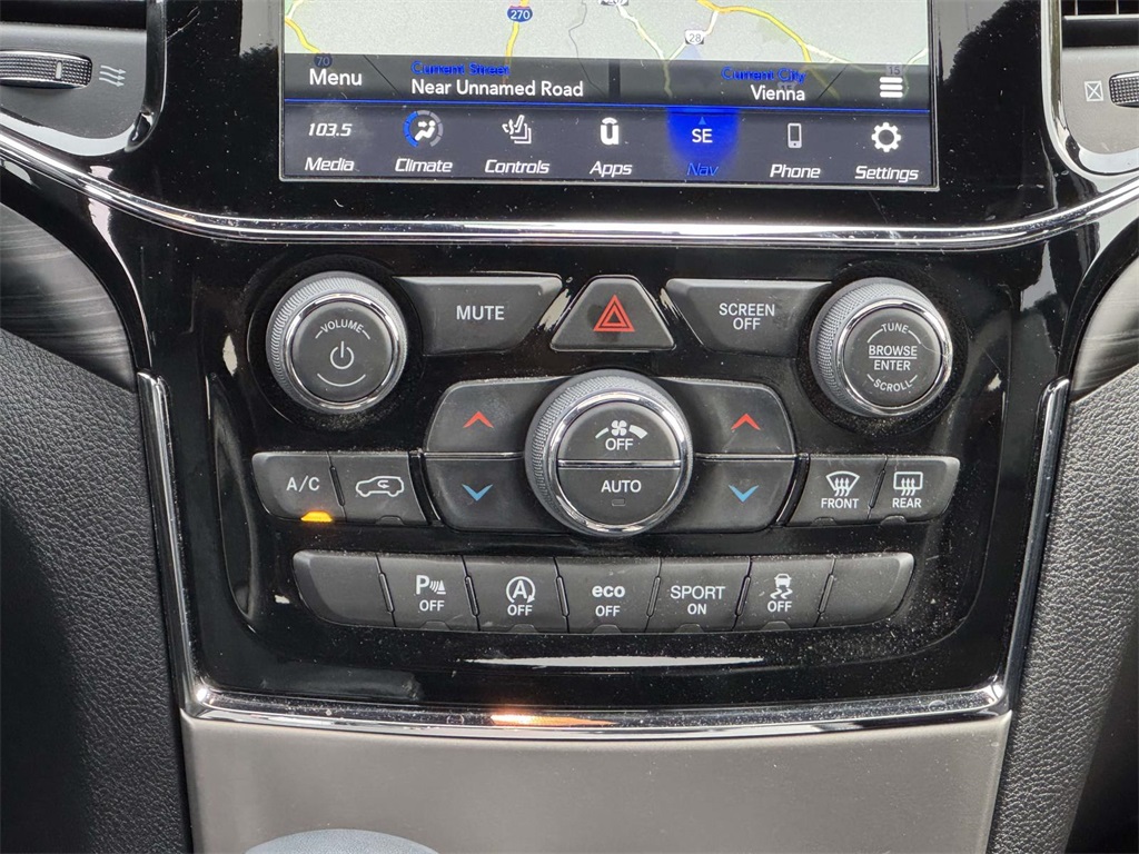 2020 Jeep Grand Cherokee Altitude photo 16
