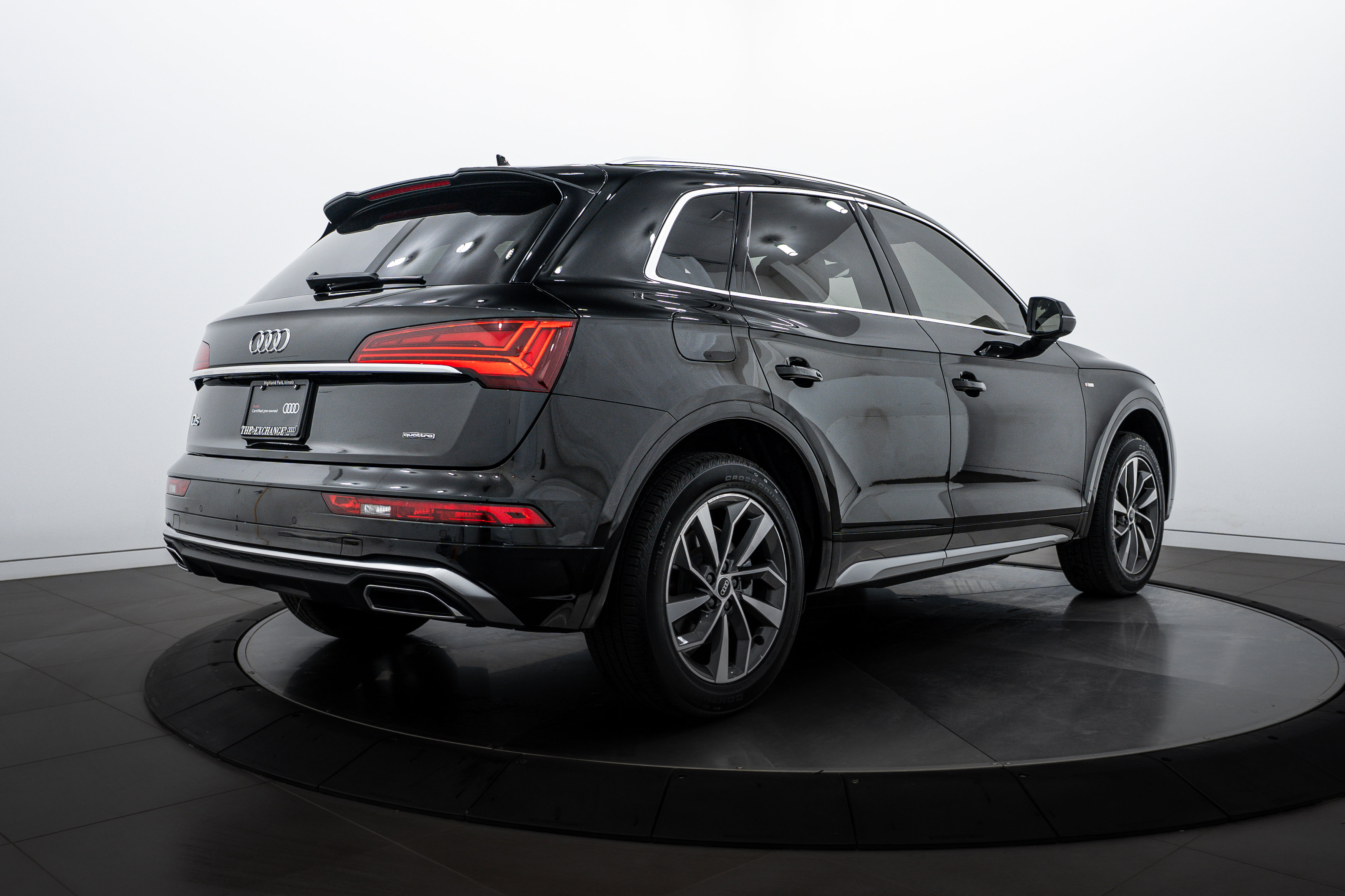 2022 Audi Q5 S line Premium Plus photo 3