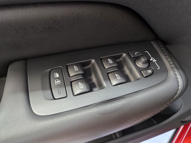 2024 Volvo XC60 B5 Plus photo 41