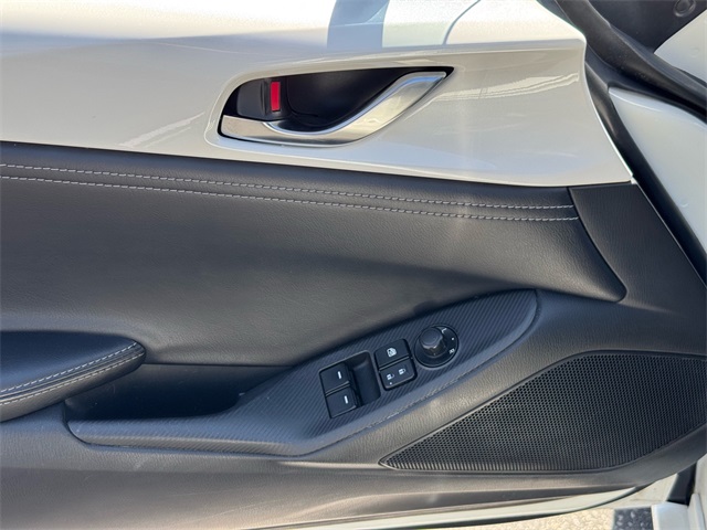 2023 Mazda MX-5 Miata Miata RF Grand Touring photo 12