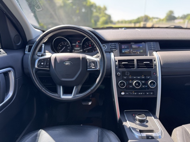 2017 Land Rover Discovery Sport SE photo 13