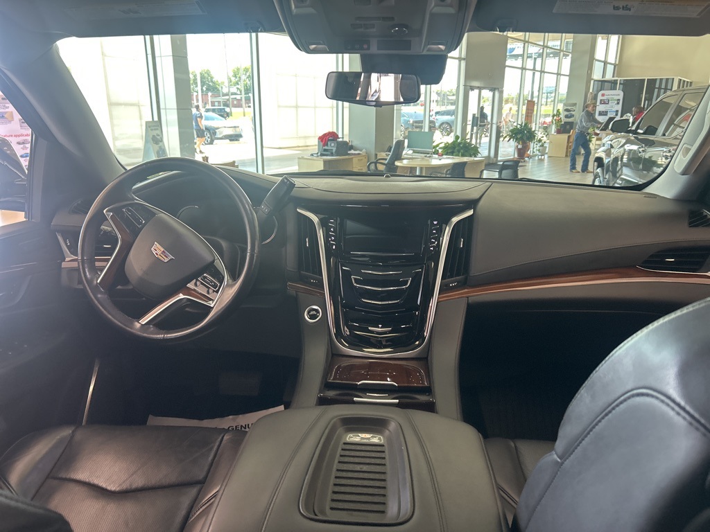 2020 Cadillac Escalade Premium Luxury photo 24