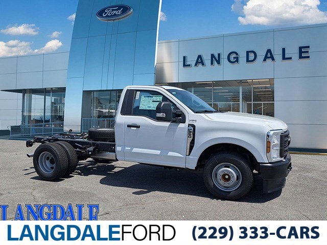2025 Ford F-350 Super Duty Chassis Cab XL's photo