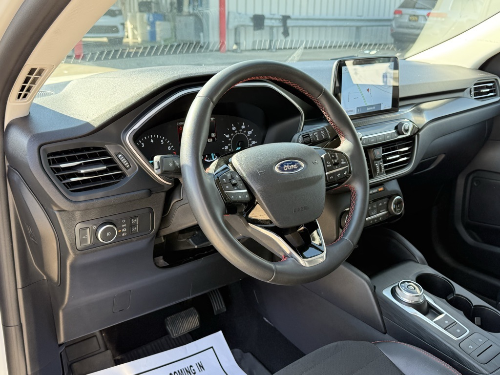 2022 Ford Escape SEL photo 13
