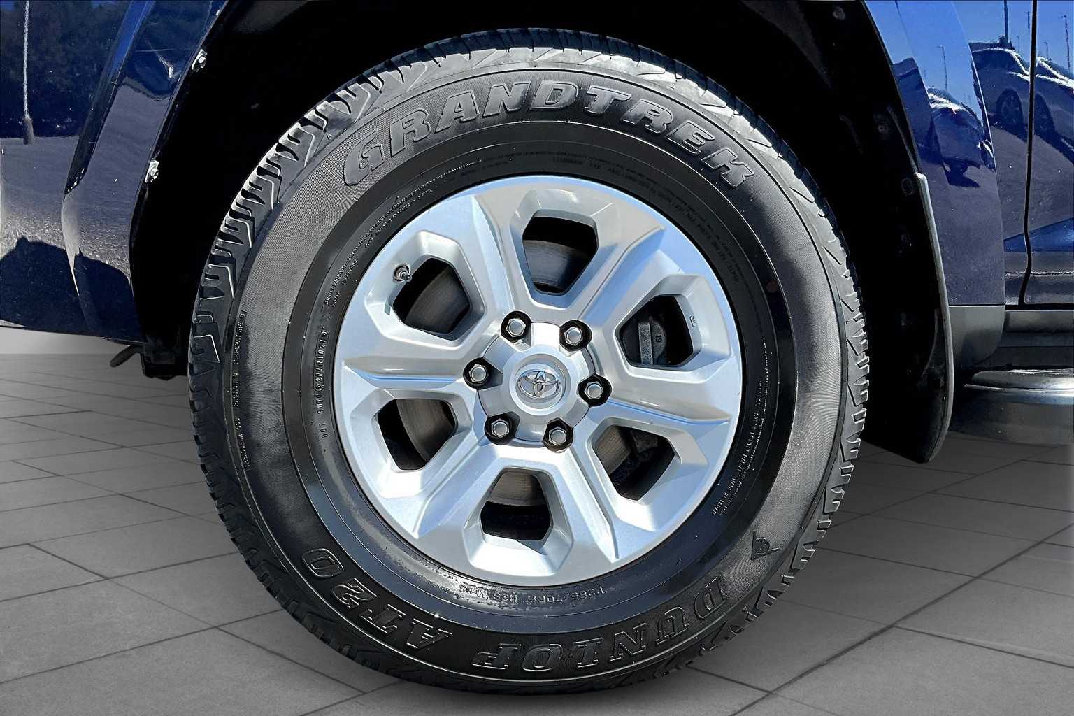 2021 Toyota 4Runner SR5 Premium photo 10
