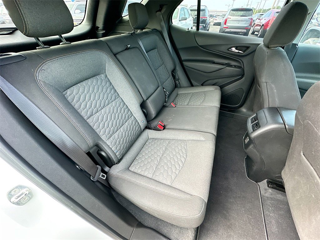 2020 Chevrolet Equinox LT photo 17