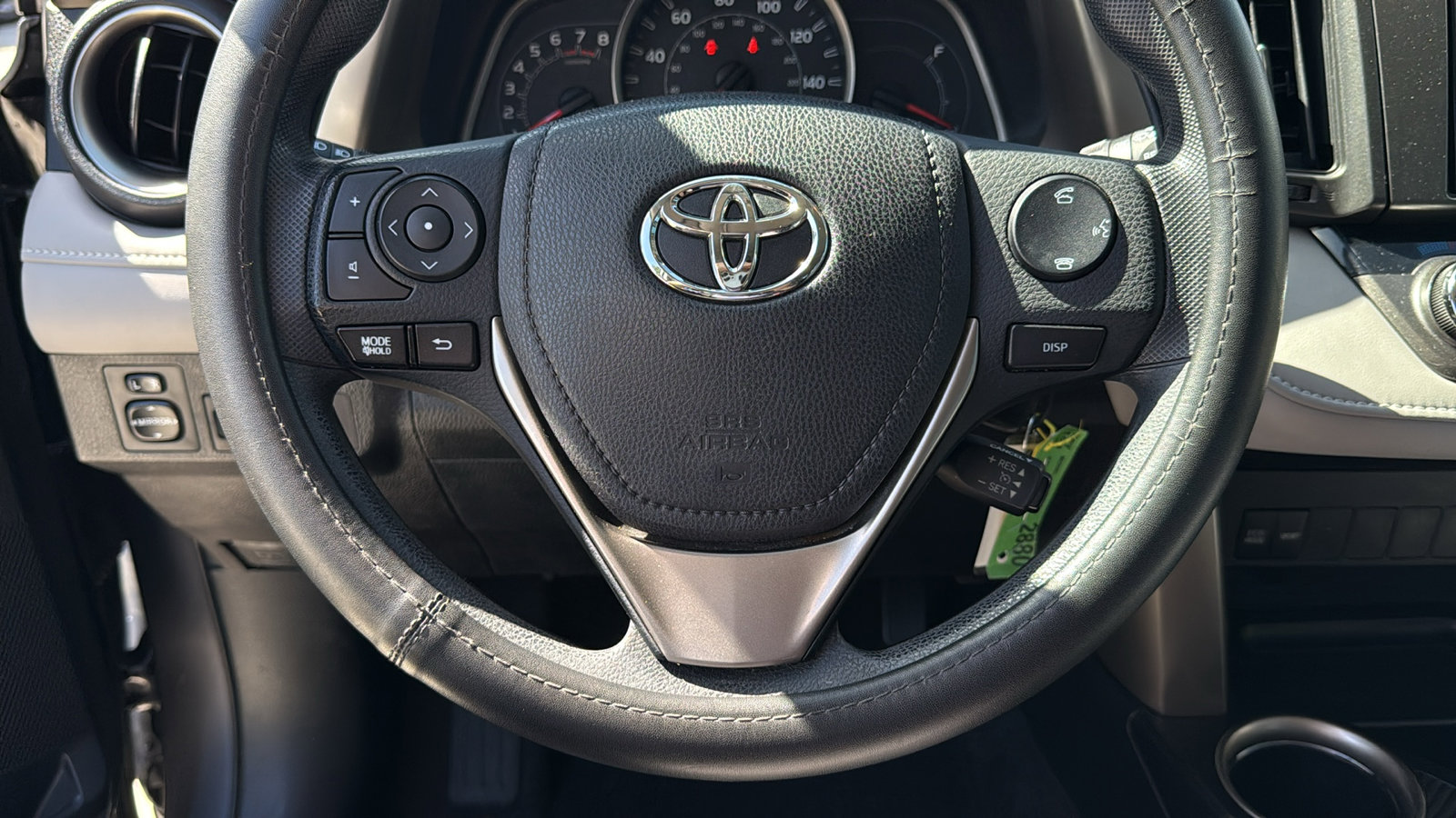 2015 Toyota RAV4 XLE photo 17