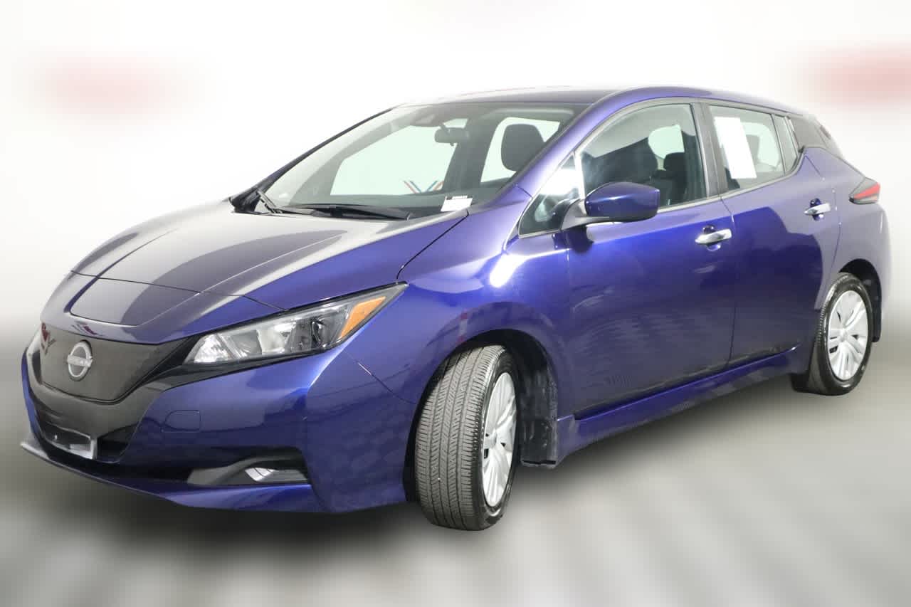 2025 Nissan Leaf S photo 2
