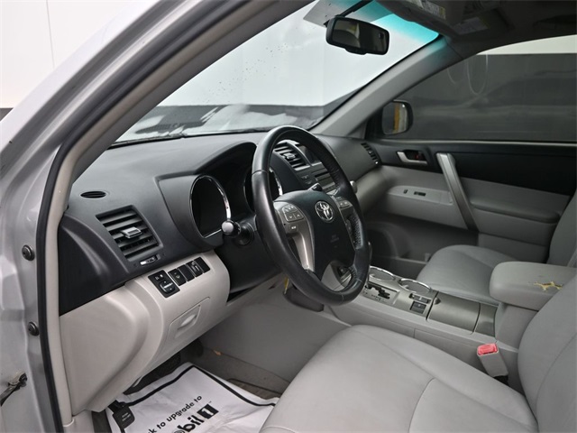 2010 Toyota Highlander SE photo 6