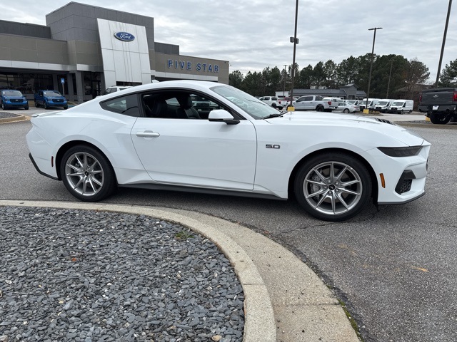 2025 Ford Mustang GT Premium's photo