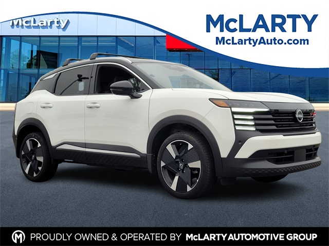 2025 Nissan Kicks SR's photo