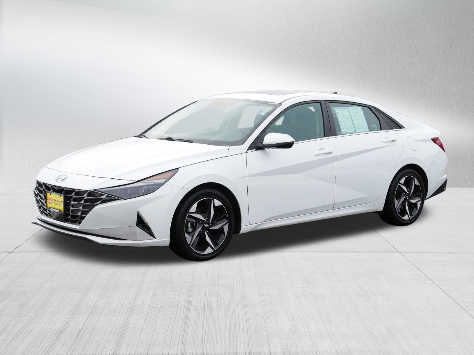 2022 Hyundai Elantra Limited photo 3
